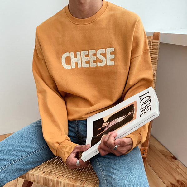 치즈 뽀글이 맨투맨